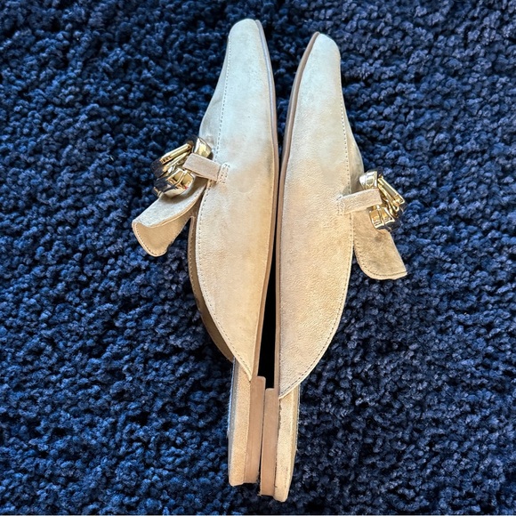 Steve Madden Friends Tan Suede Gold Chain Pointed-Toe Loafer Slides Sz 7.5 - Picture 4 of 11